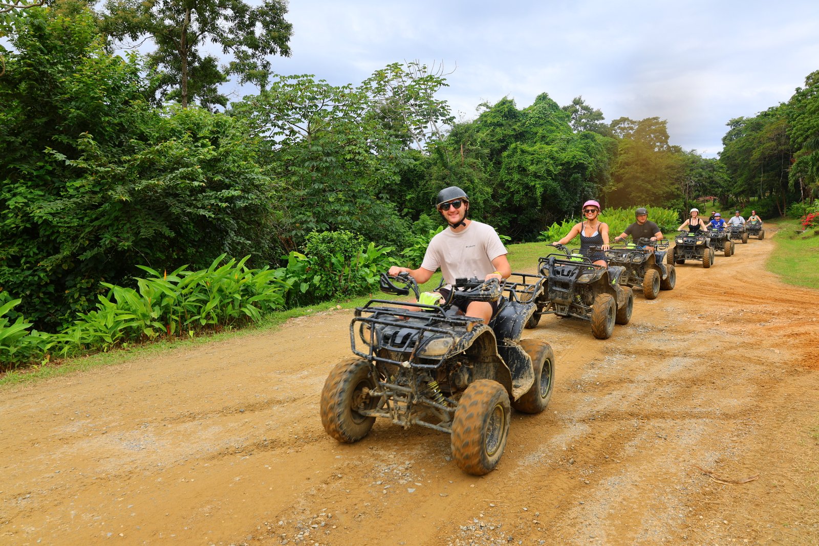 Santuario de aves y perezosos en Roatán